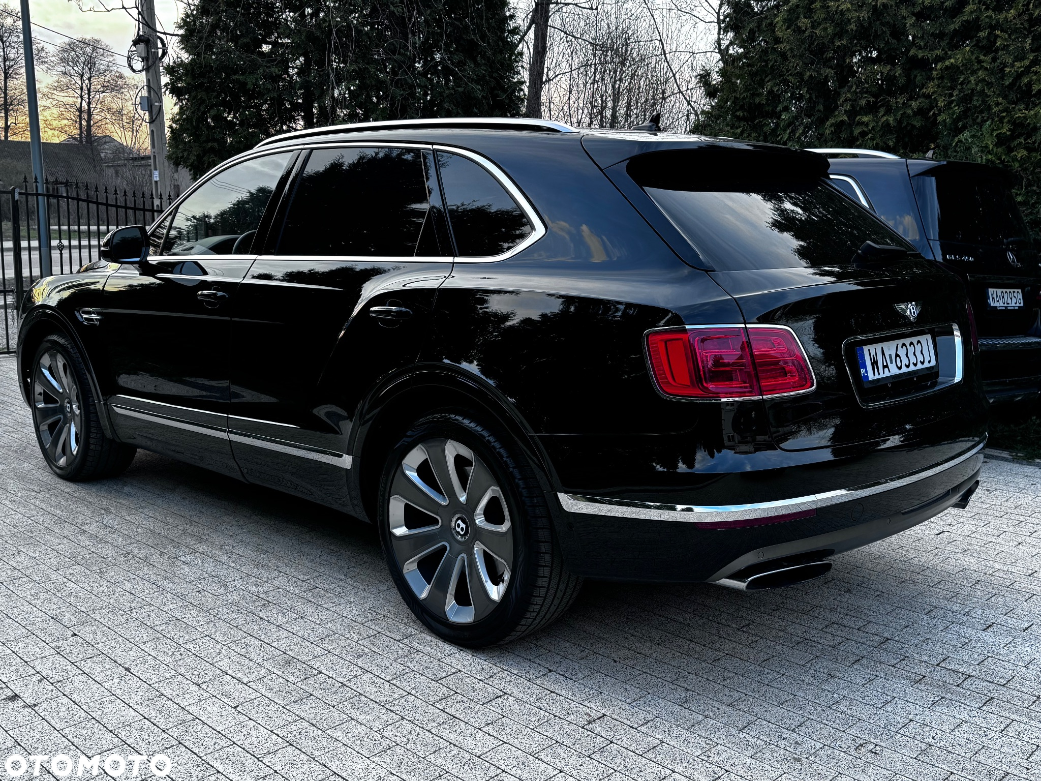 Bentley Bentayga W12 Mulliner - 25
