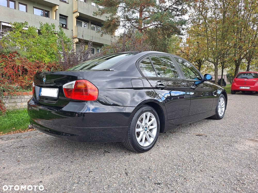 BMW Seria 3 318i - 5
