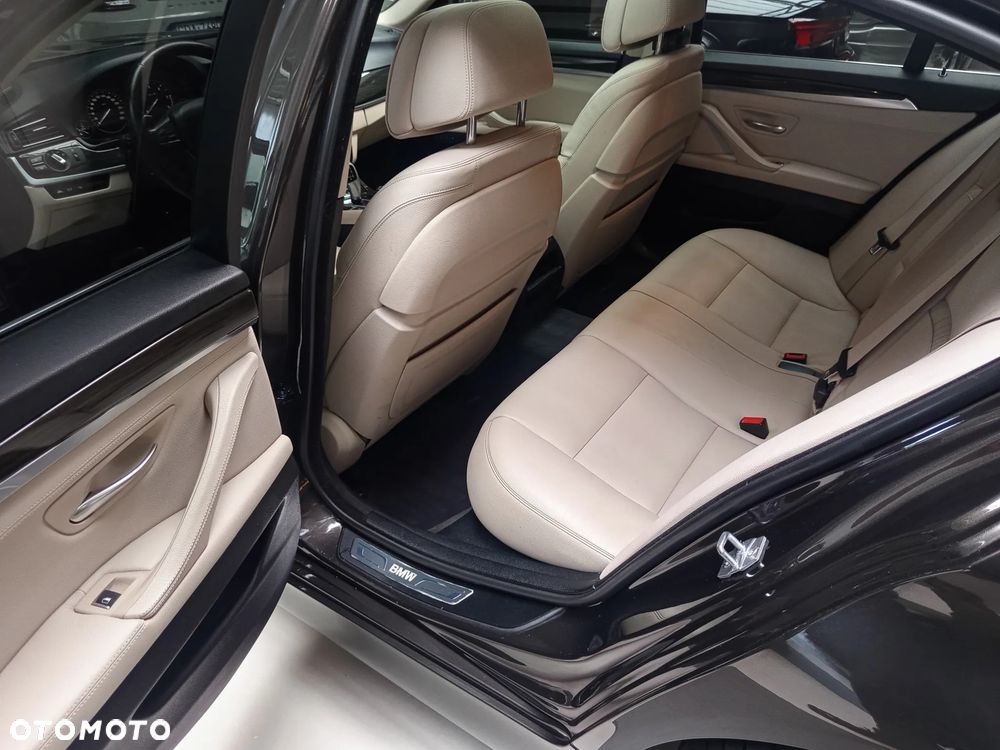 BMW Seria 5 520d xDrive Luxury Line - 13
