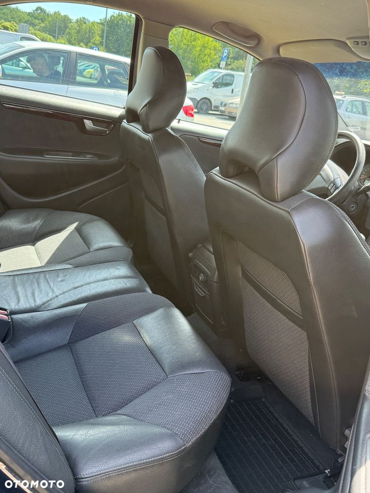 Volvo S60 2.4D5 Momentum - 10