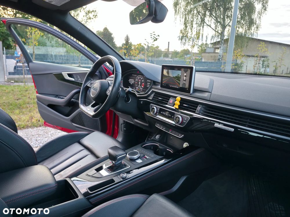 Audi A4 Limousine - 10