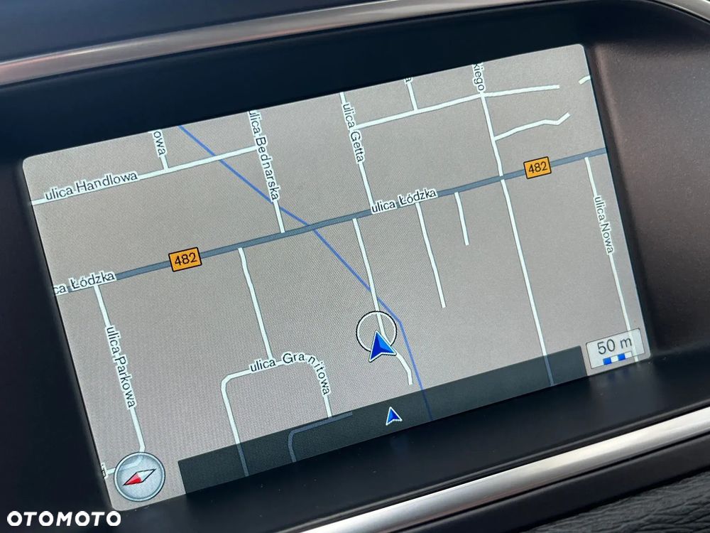 Volvo V40 Cross Country - 14