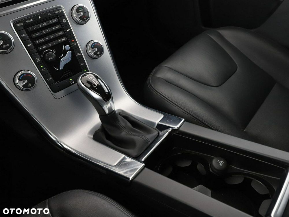 Volvo XC 60 D4 Geartronic Summum - 29