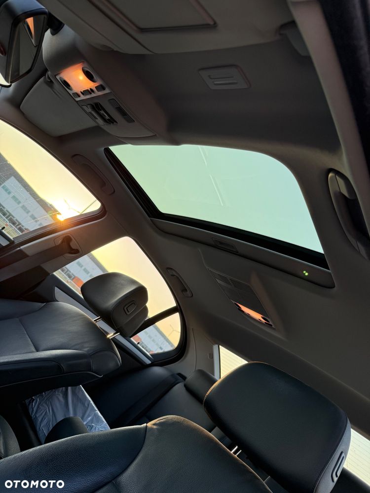 BMW Seria 5 525i - 23