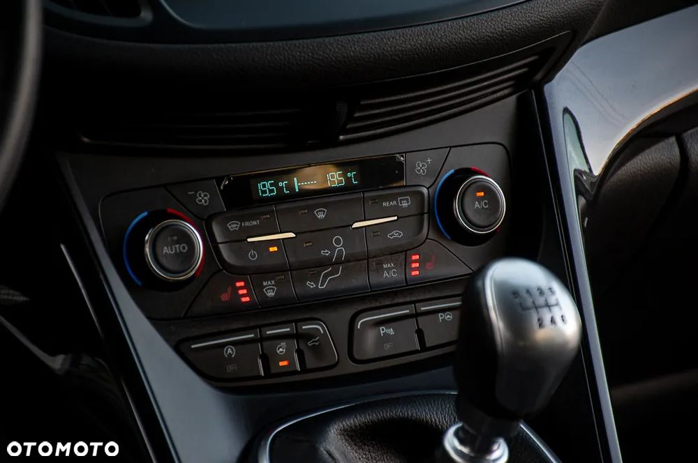 Ford Kuga 1.5 EcoBoost 2x4 ST-Line - 32