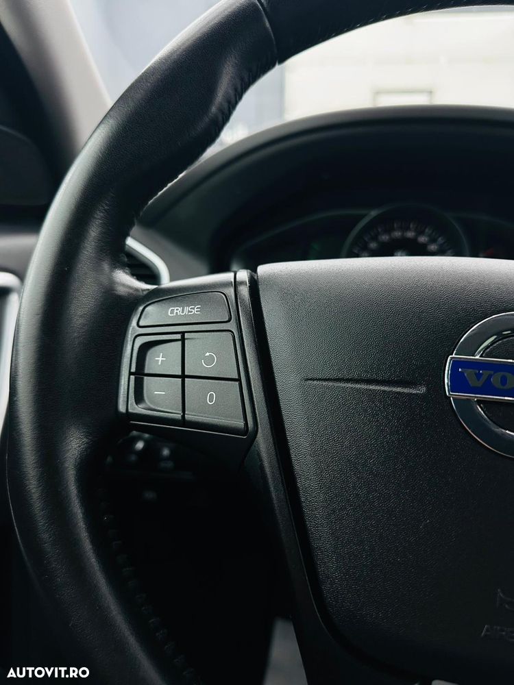 Volvo XC 60 D3 Kinetic - 32
