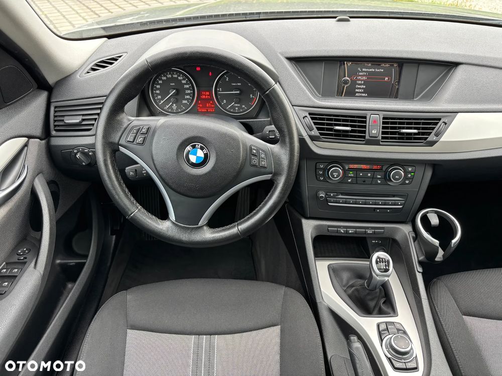 BMW X1 sDrive18d xLine - 22