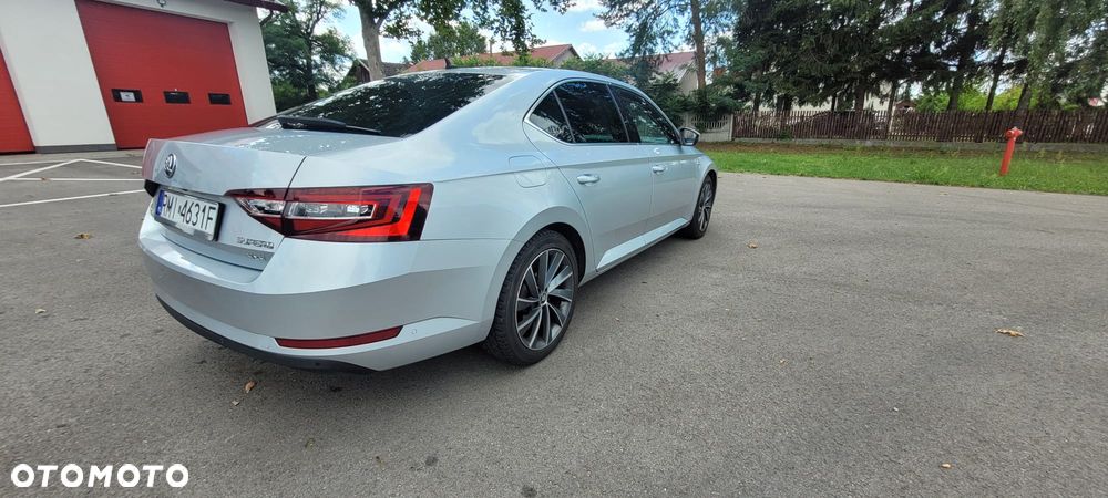 Skoda Superb 2.0 TDI 4x4 DSG L&K - 6