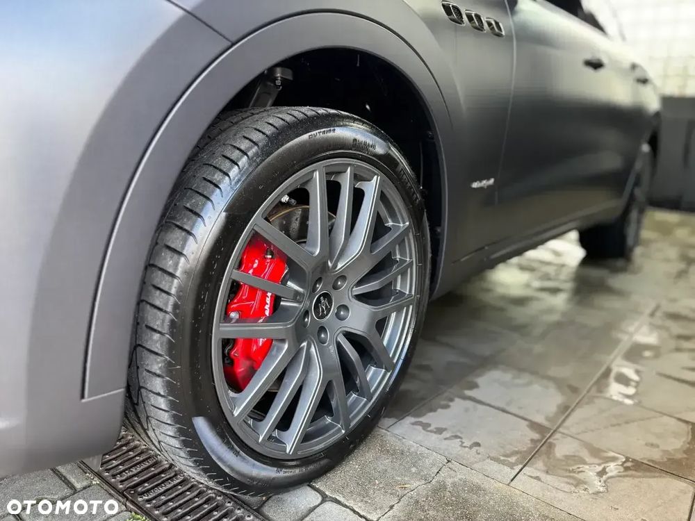 Maserati Levante S Q4 GranSport - 38