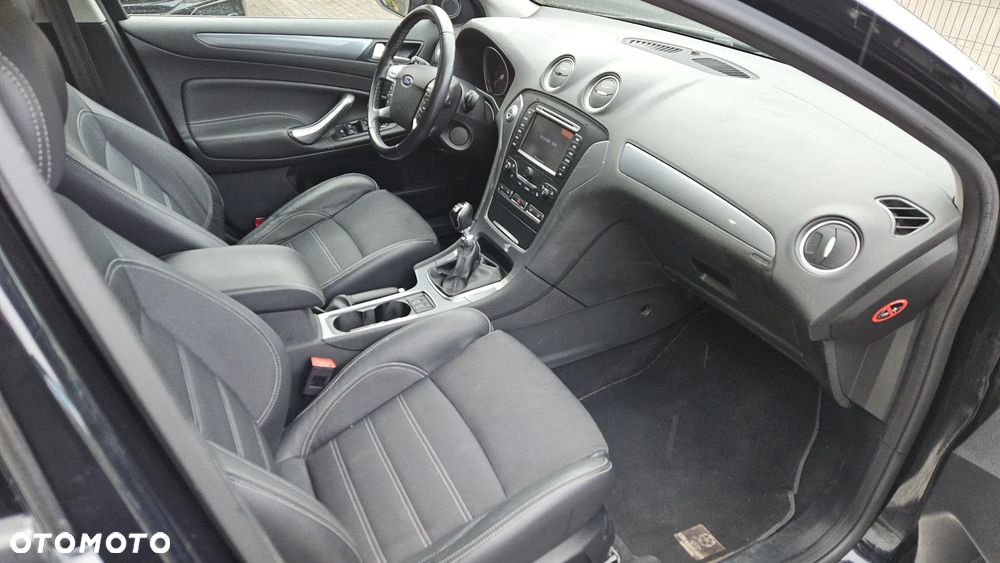 Ford Mondeo - 8