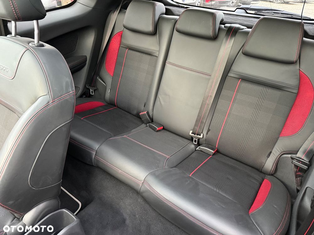Peugeot 208 GTI 200 THP - 25
