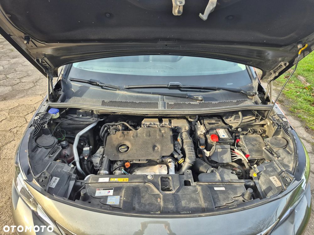 Peugeot 3008 1.5 BlueHDi Active S&S EAT8 - 8