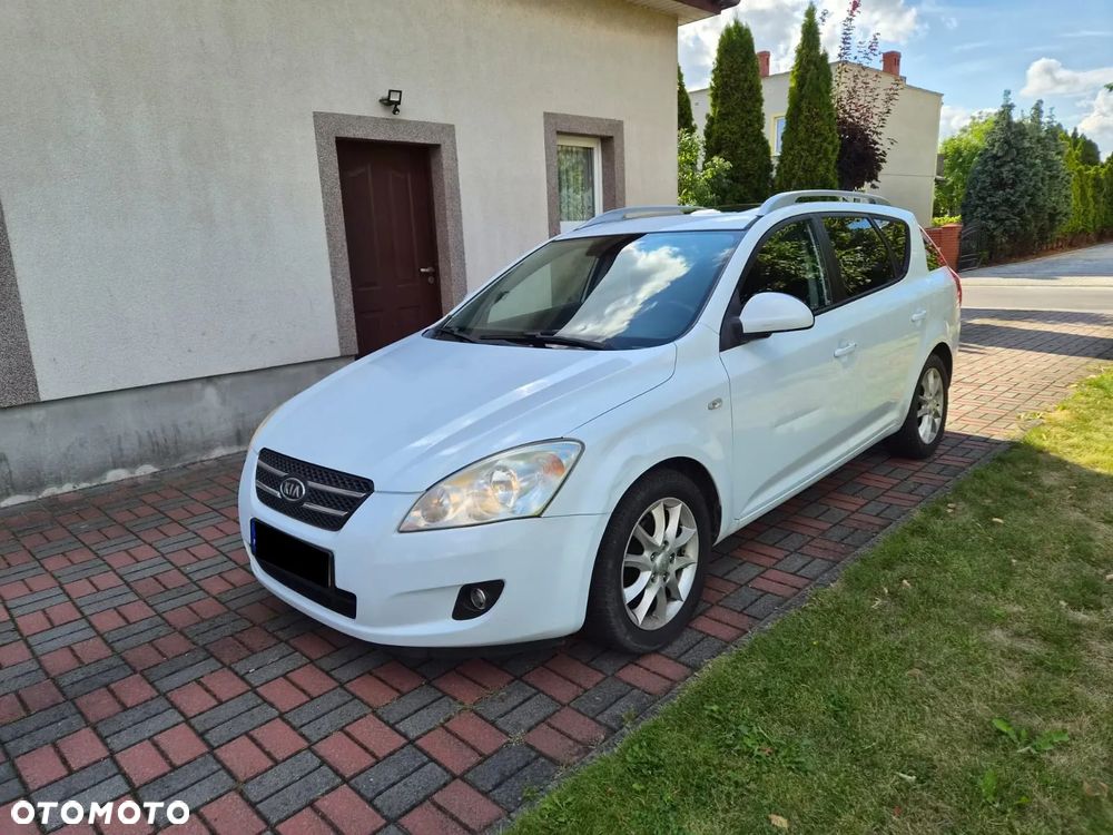 Kia Ceed 2.0 crdi Comfort + - 7