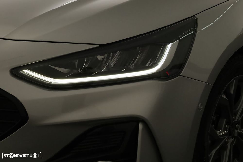 Ford Focus SW 1.0 EcoBoost MHEV ST-Line X Aut. - 6