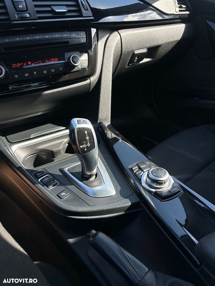 BMW Seria 3 318d Aut. Sport Line - 17