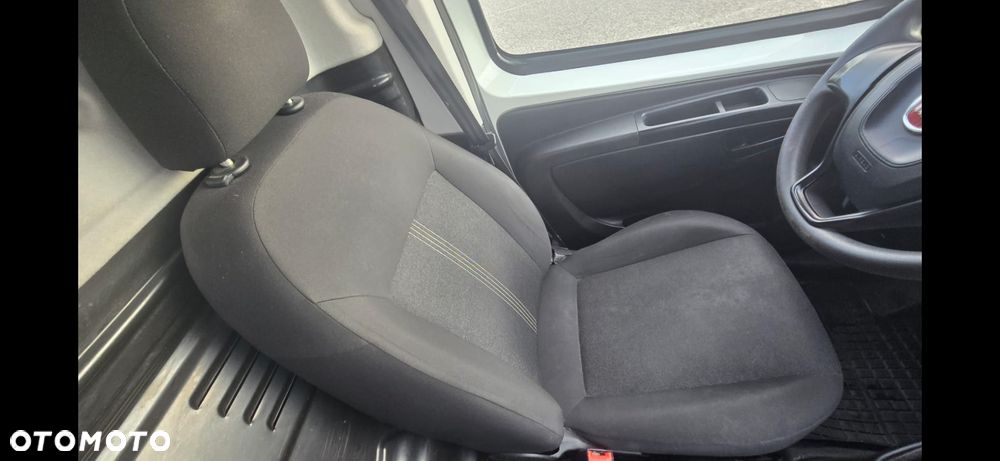 Fiat Fiorino Kombi 8V Base - 18