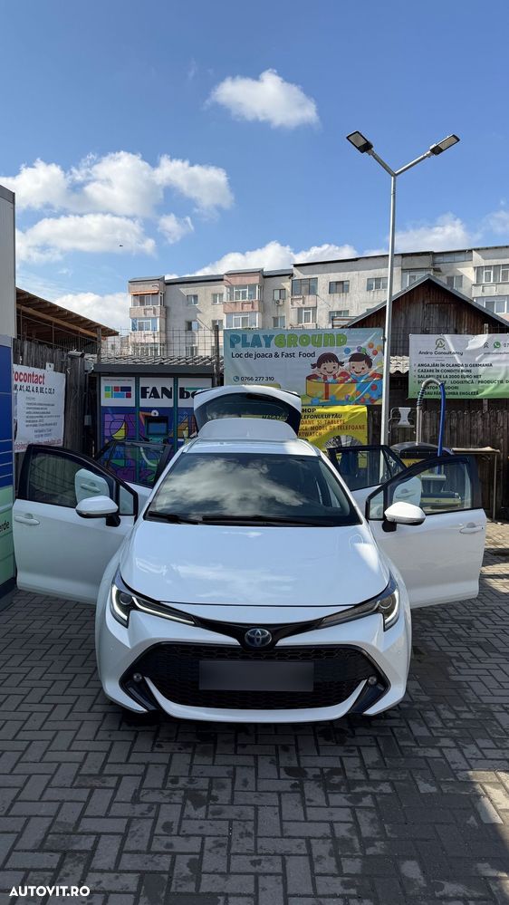 Toyota Corolla 2.0 HSD Exclusive Plus GR Sport Bi-Tone - 18