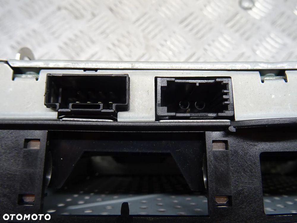 AUDI A6 C6 KOMBI 04-07 4.2 V8 MODUŁ RADIA 4F0035541NX - 4