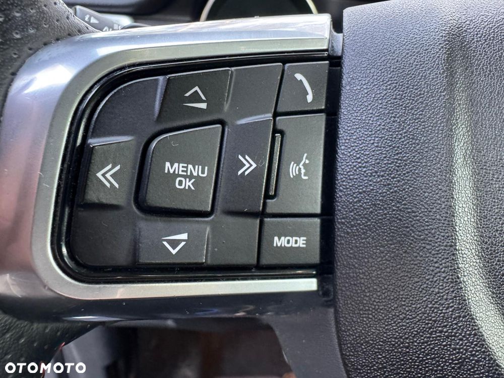 Land Rover Discovery Sport 2.0 Si4 HSE Luxury - 39