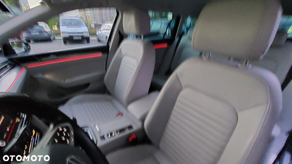 Volkswagen Passat 2.0 TDI EVO Elegance - 26