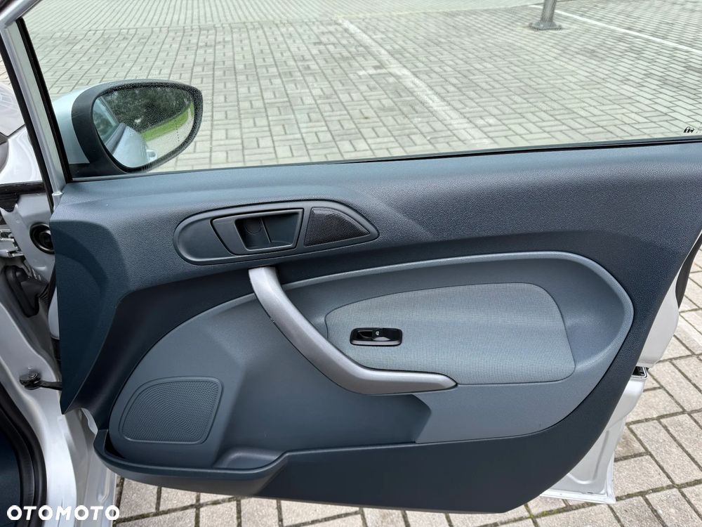 Ford Fiesta 1.25 Ambiente - 16