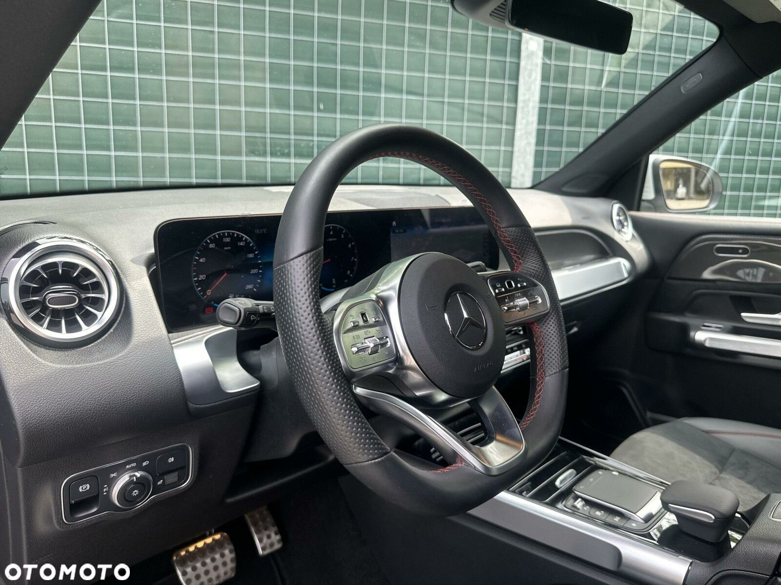 Mercedes-Benz GLB - 14