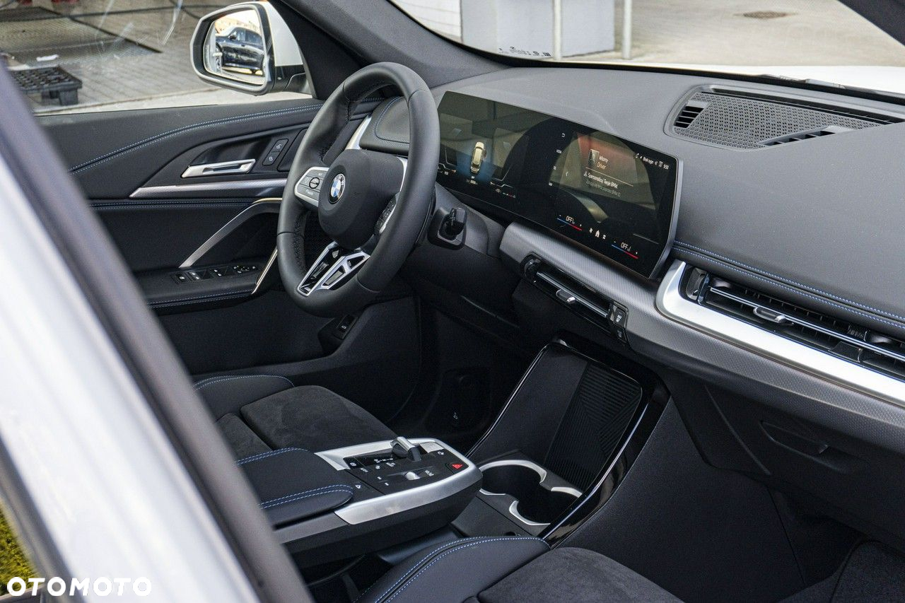 BMW X1 sDrive18i - 19