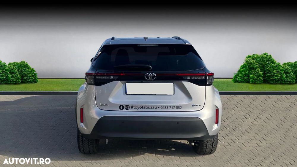 Toyota Yaris Cross 1.5 VVT-i HSD 4x2 Dynamic - 4