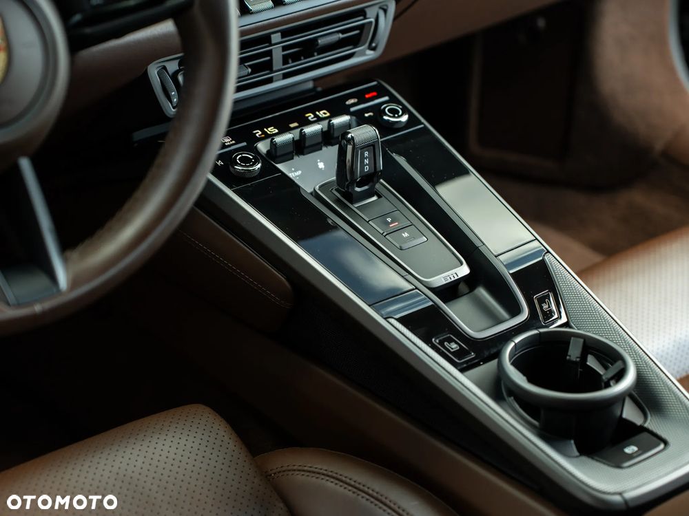 Porsche 911 Carrera 4S - 18