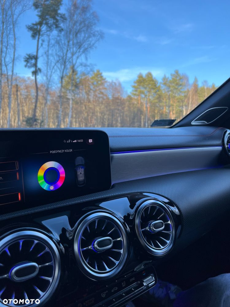 Mercedes-Benz CLA 220 d AMG Line 8G-DCT - 29