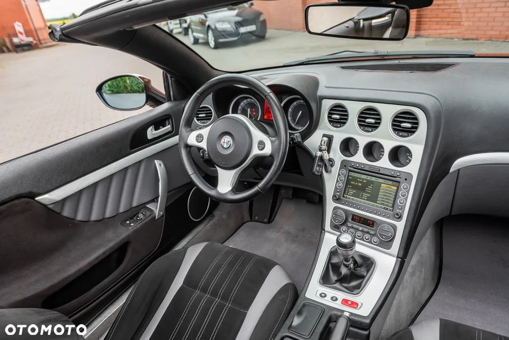 Alfa Romeo Spider 2.2JTS 16V Exclusive - 8