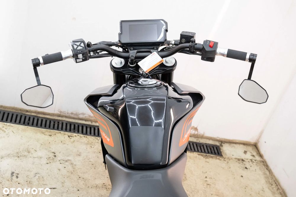 KTM Duke 125 - 23