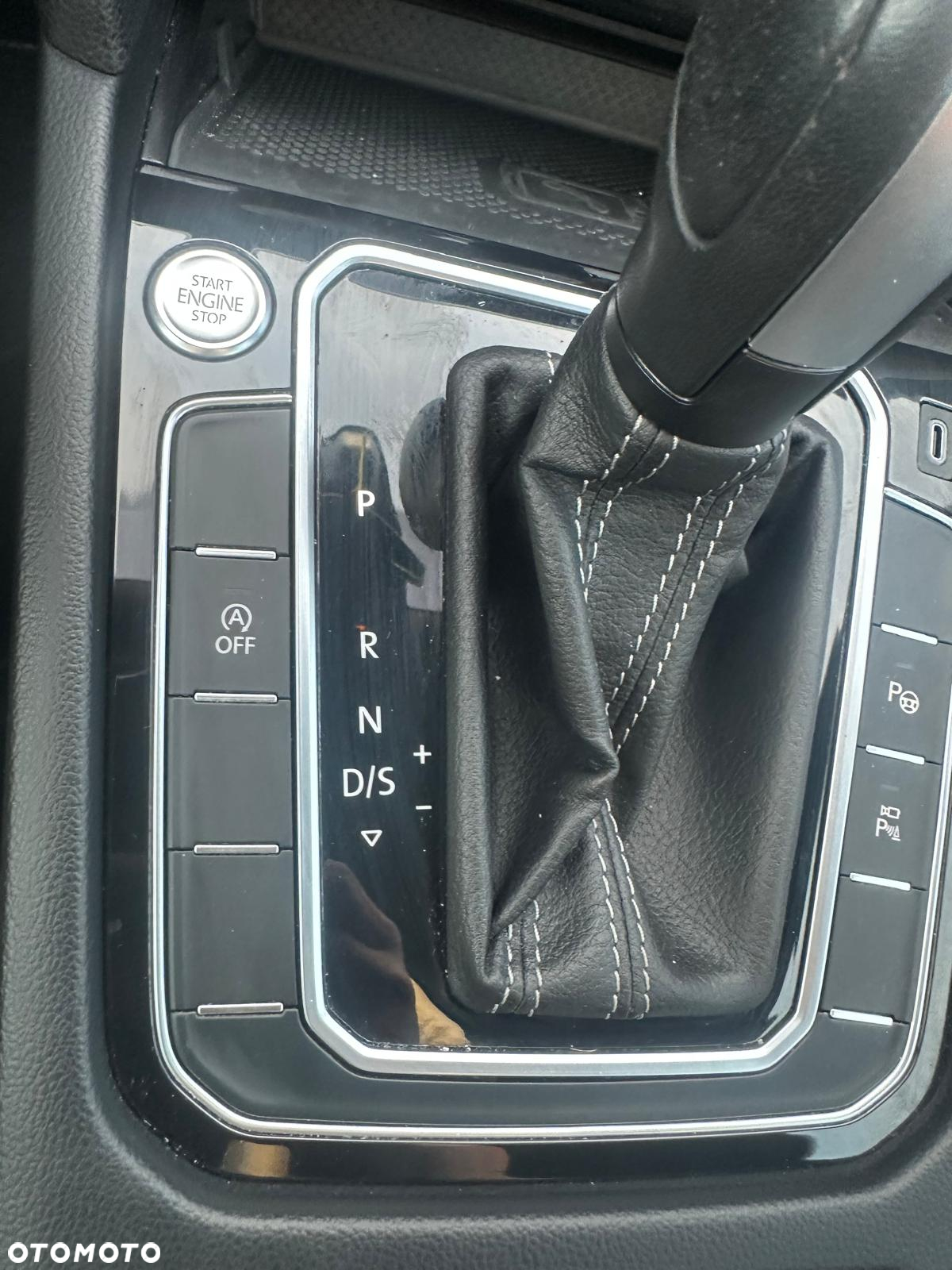 Volkswagen Passat Variant 2.0 TDI SCR DSG R-Line - 14