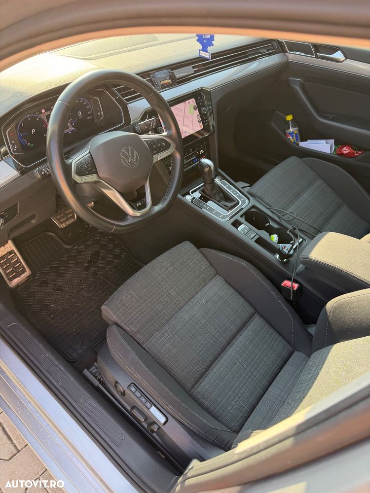 Volkswagen Passat - 11