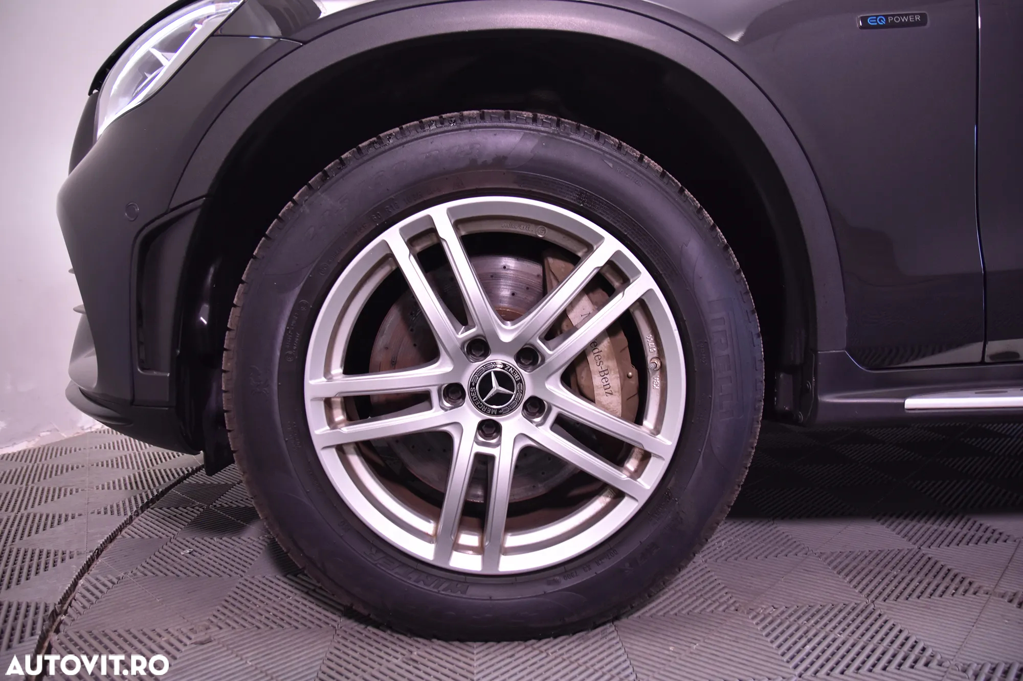 Mercedes-Benz GLC 300 e 4Matic 9G-TRONIC AMG Line - 13