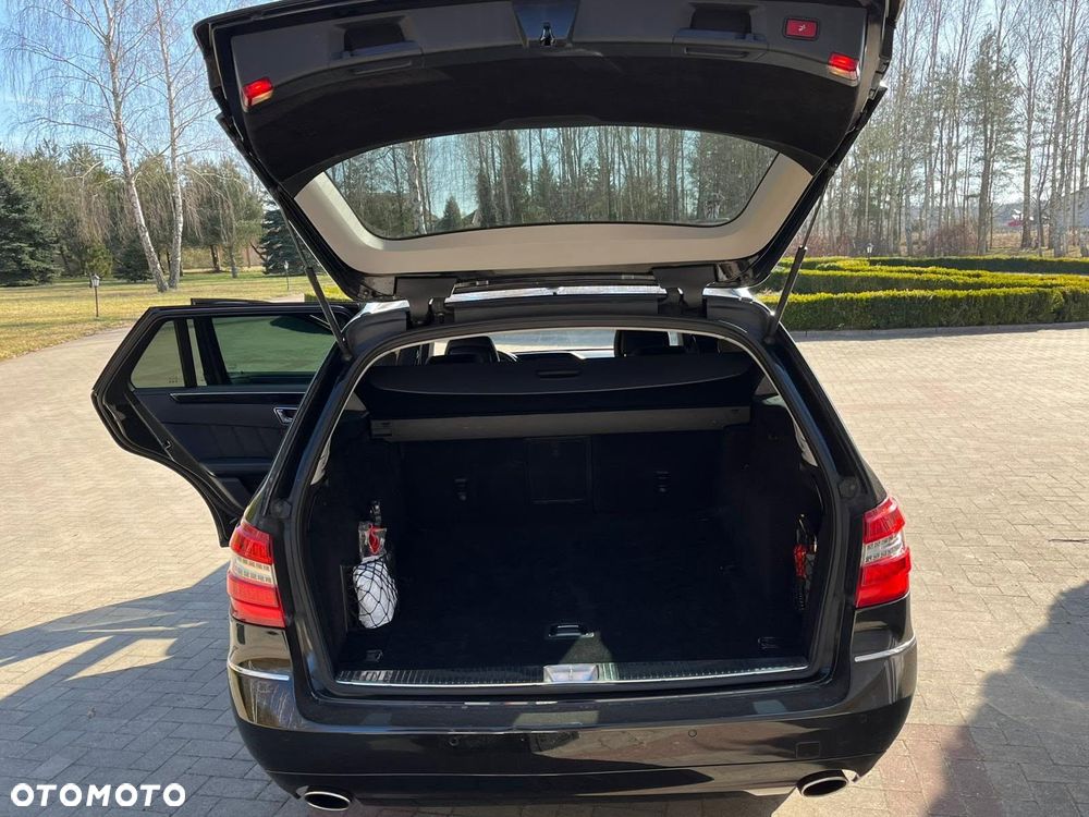 Mercedes-Benz E-Class 2010 photo 5