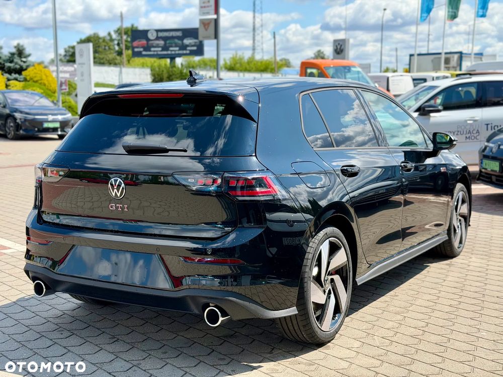 Volkswagen Golf - 5
