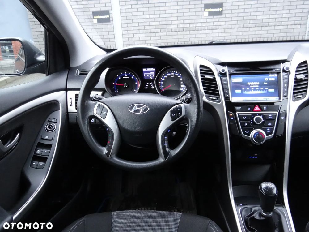 Hyundai i30 blue Kombi 1.6 CRDi Classic Navigation - 25