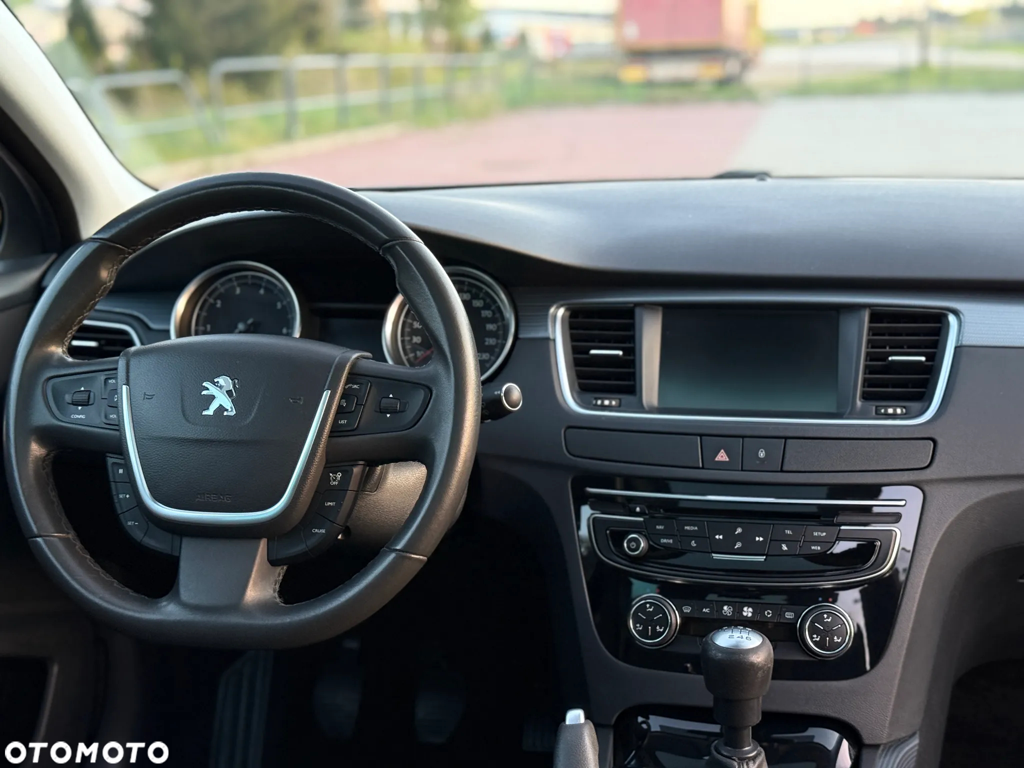 Peugeot 508 1.6 e-THP Allure S&S - 36