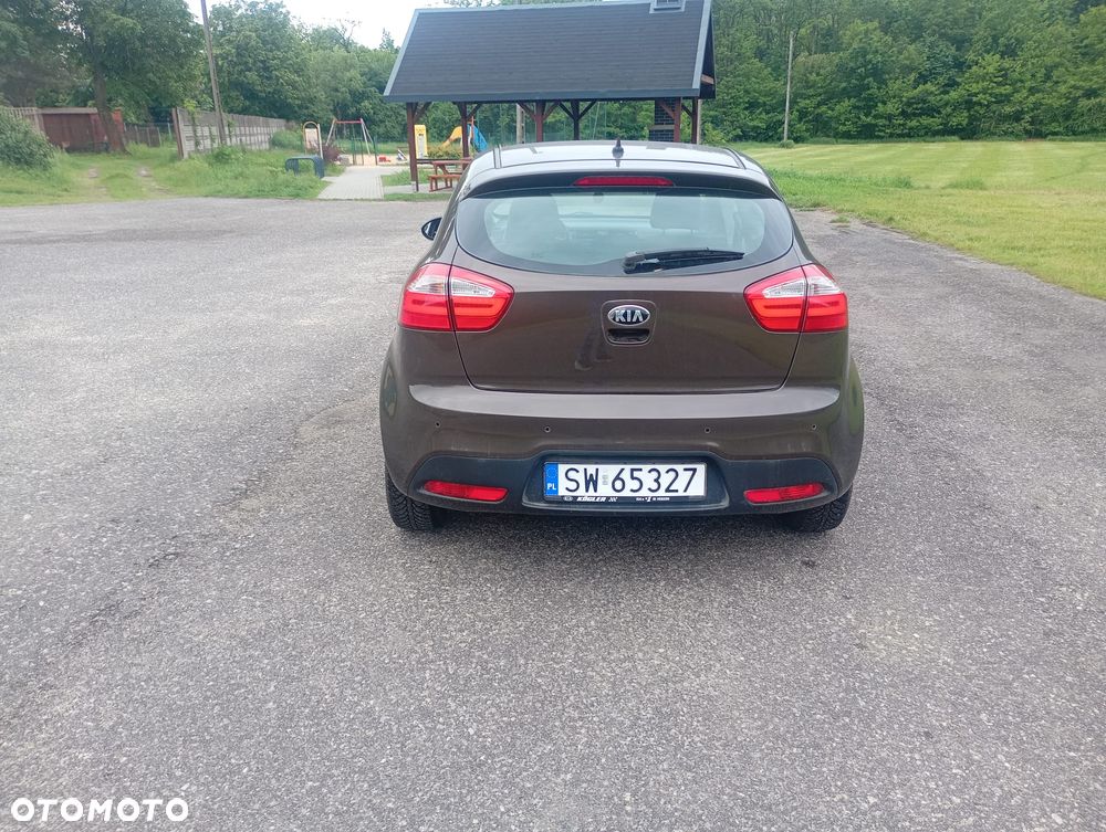 Kia Rio - 11