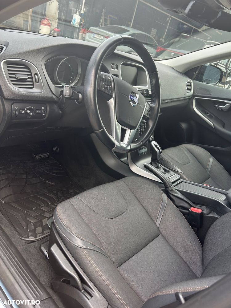 Volvo V40 D2 Powershift Momentum - 10