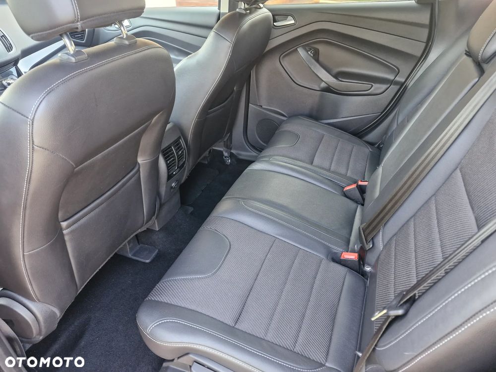 Ford Kuga 2.0 TDCi 2x4 Titanium - 21