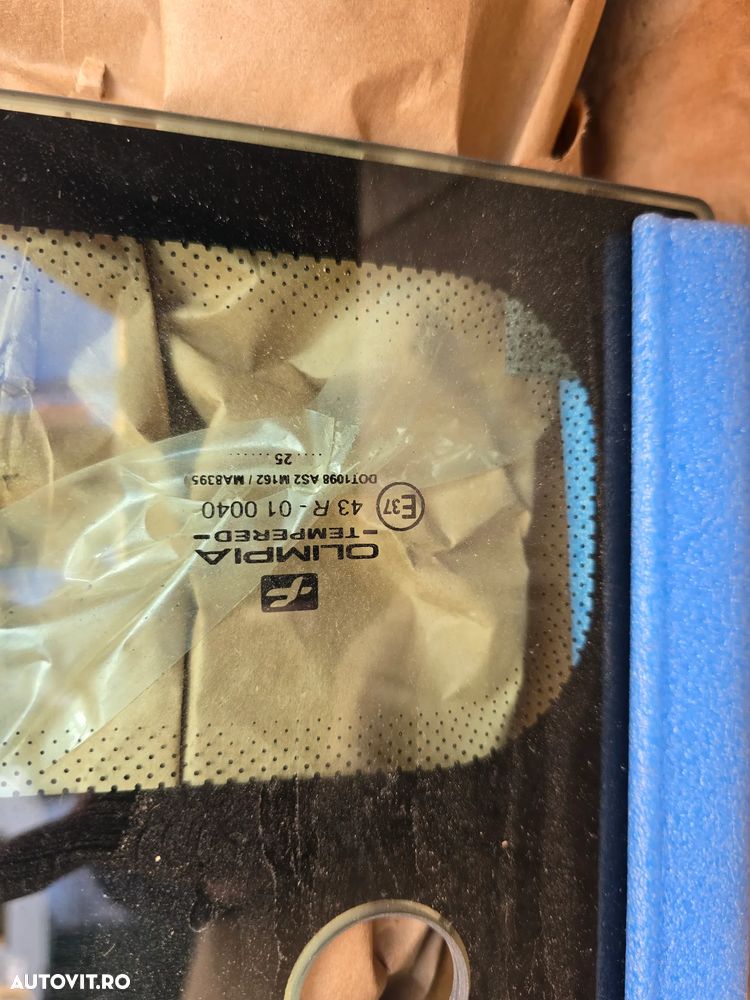 Geam Usa Stanga/Dreapta Superior Compactor sol si asfalt Hamm cod 2999320 - 2