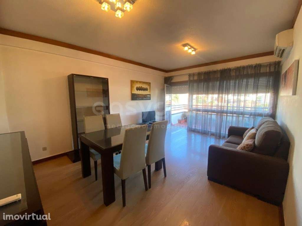 T2 Remodelado na Solum - 6.º Andar, Mobilado, com Varanda grande e ... - Grande imagem: 2/14