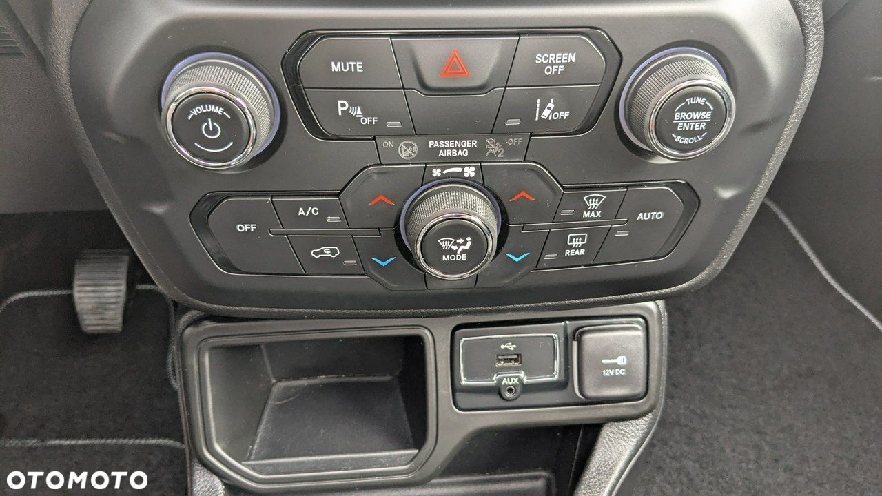 Jeep Renegade - 31