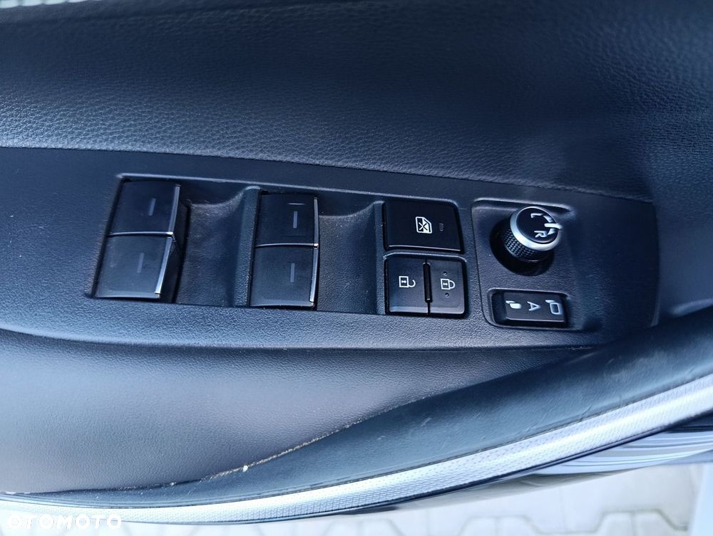 Toyota Corolla 1.8 Hybrid Comfort - 16
