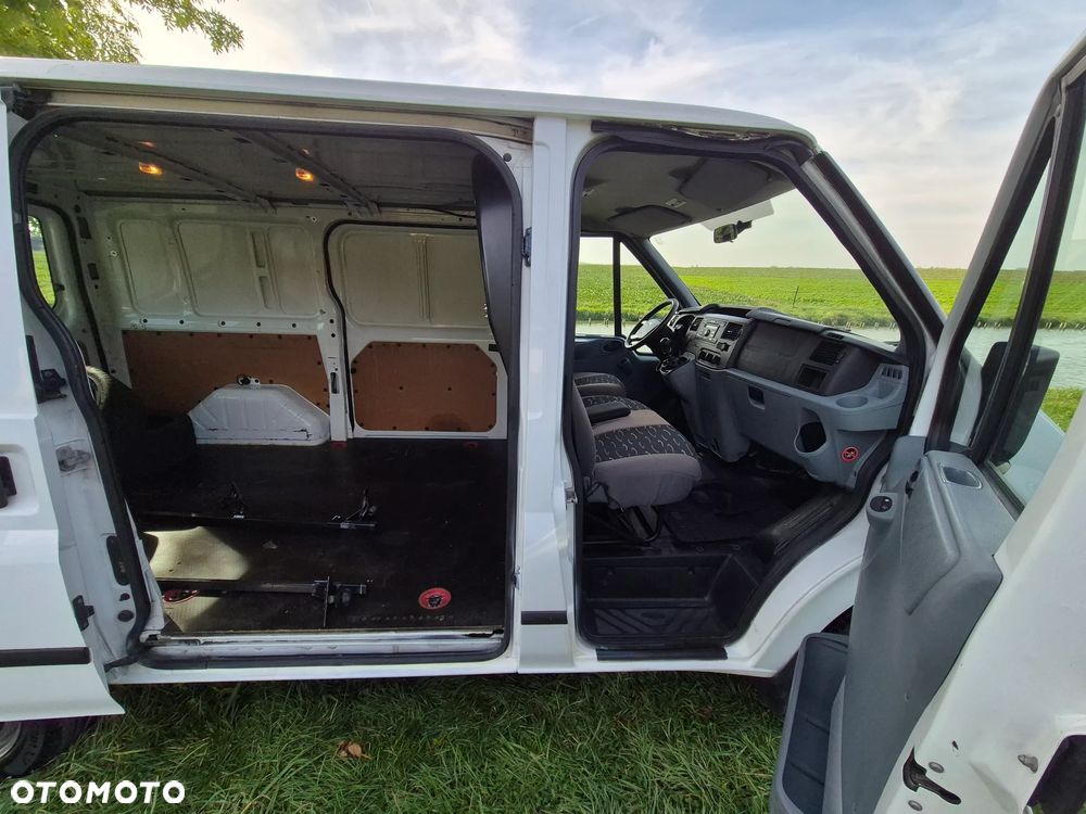 Ford Transit - 32