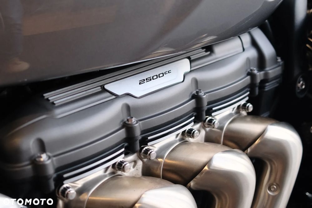 Triumph Rocket - 3