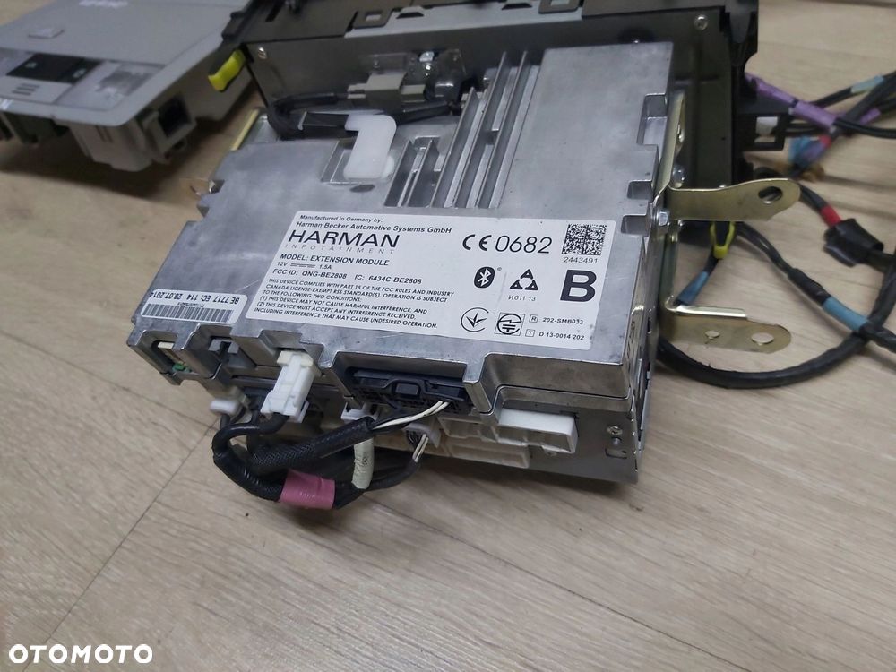 Toyota VERSO Lift 09 - 18 r radio nawigacja moduł GPS antena 86140-0F060 - 16