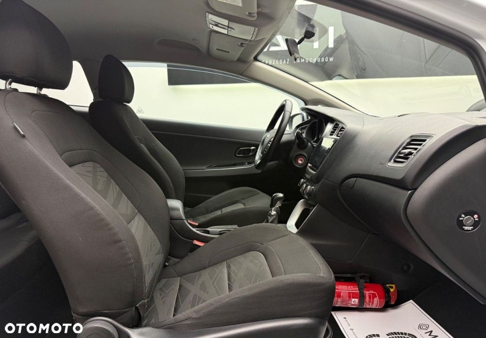 Kia Ceed - 13
